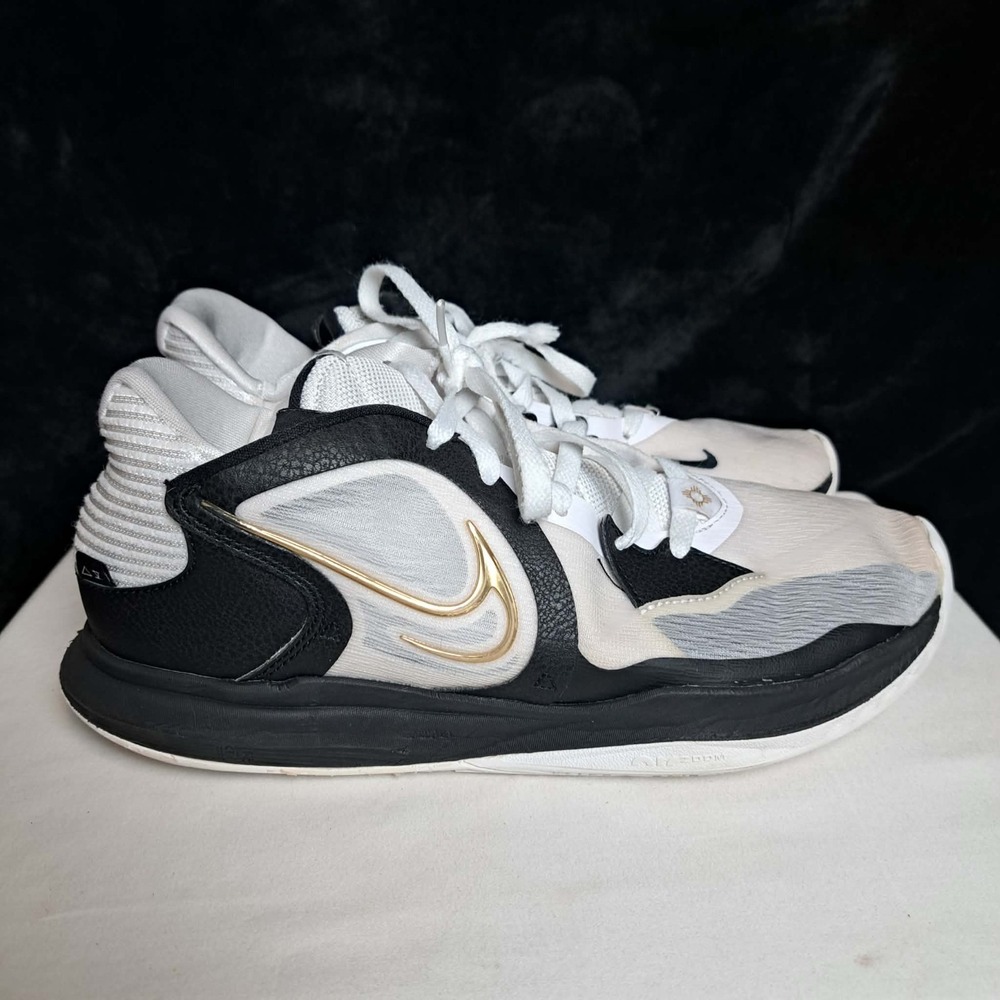 Nike Kyrie Low 5 Men's Size 9.5 White Black Shoes Sneakers Athletic DJ6012-101